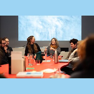 OPEN CALL für Studierende für das Vermittlungsprogramm „Loaded Silence“ im Bereich Kunst und Politik