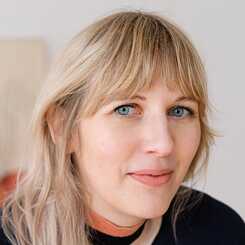 Autor:innenbild von Miriam Zehn