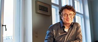 L'image montre l'auteur Ingo Schulze.