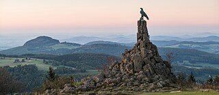 Kein Mensch weit und breit: In der dünn besiedelten Rhön bietet sich bei klarer Nacht ein einzigartiger Blick in den Sternenhimmel.