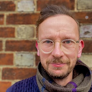 Headshot of Dan Hicks