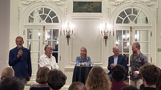 Foto der Panelisten der Foreign Correspondent Unplugged Veranstaltung