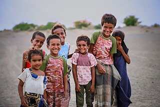 Taiz – Yemen; 90 Kilometers Between Struggle and Hope: Ein Lächeln erwächst in einem Land, das mit Tränen gewässert wird