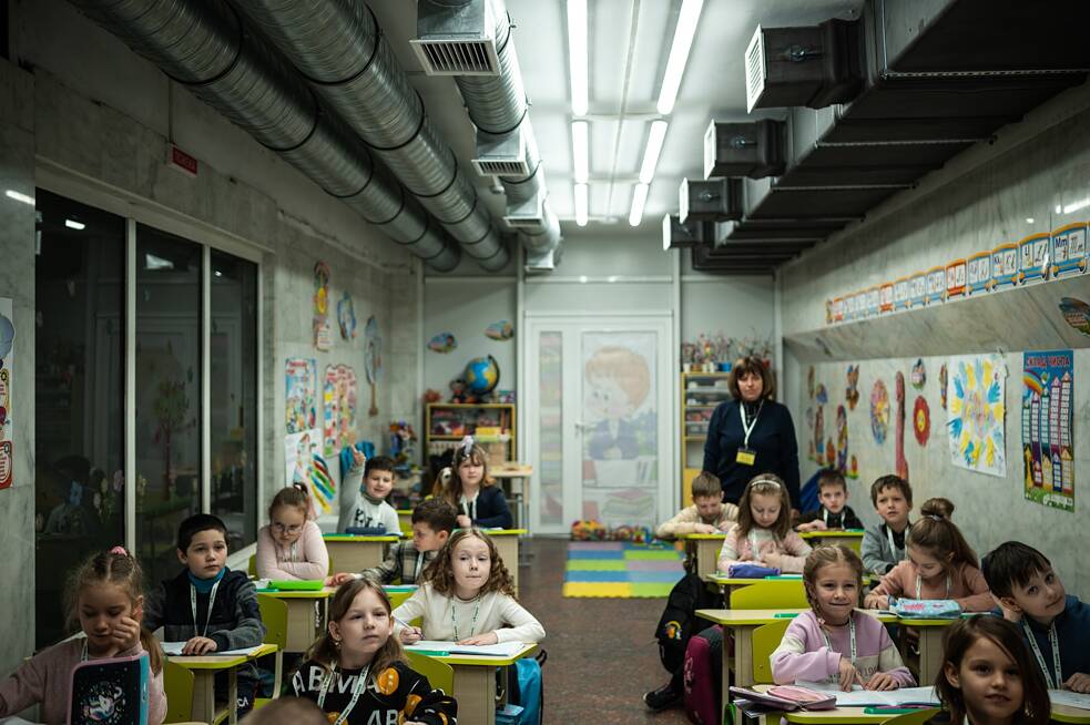 Unterirdische U-Bahn-Schule in der Station „Unabhängigkeit“.