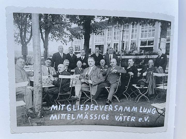 General meeting of Mediocre Fathers Association