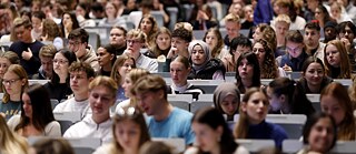 Students on the first day of orientation at the University of Cologne