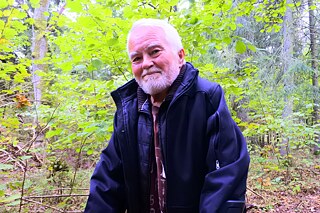 Mindaugas Lapelė sa domnieva, že potreby ľudí sa často kladú na prvé miesto a zabúda sa na rovnováhu s prírodou.