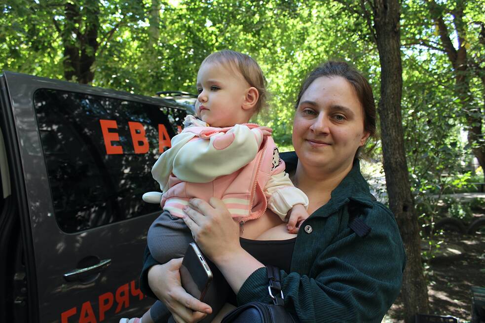 Olena Olehivna (31) s dcerou Innou před evakuací směrem Dnipro