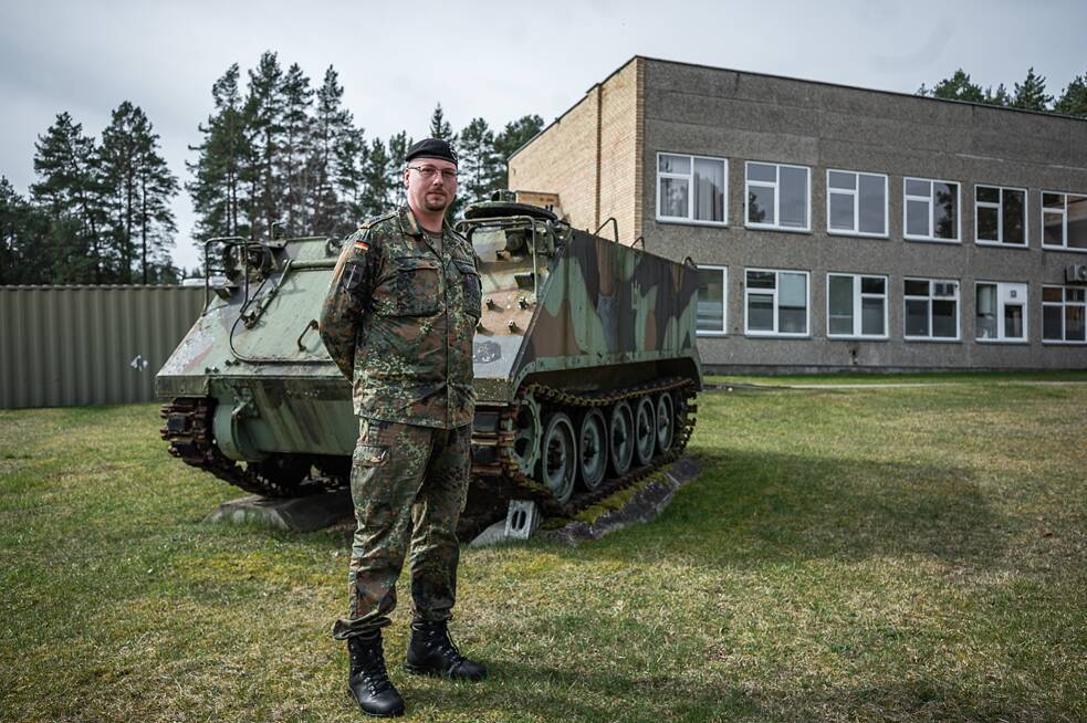 „Vždycky jsem chtěl nosit uniformu – být policajt, hasič, mít zodpovědnost,“ říká Danny.