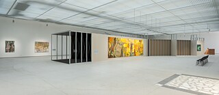 Ausstellungsansicht “Glocken und Kanonen. Zeitgenössische Kunst in Zeiten von Militarisierung“