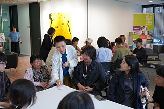 Qing WAN of Qiantai_osf giving a workshop on “How Do We ‘Divide Money’ in Collective Work?” 