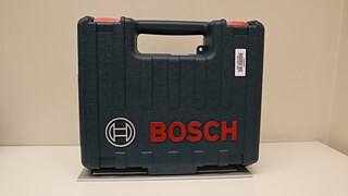  Akkuschrauber und Bohrmaschine