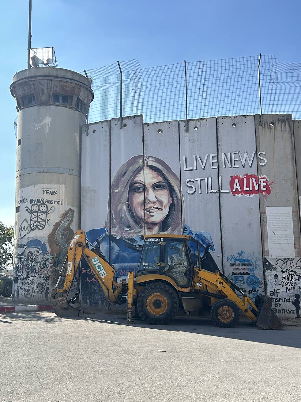 Betlémská separační zeď. Portrét palestinsko-americké novinářky Shireen Abu Akleh. V roce 2022 byla zabita izraelskou armádou na Západním břehu.