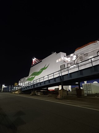 Nachts an der Fähre in Rostock