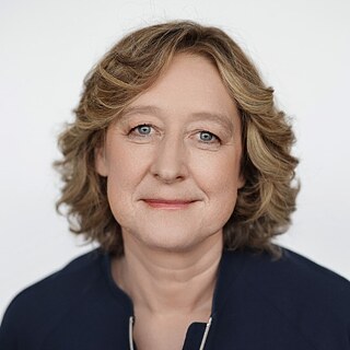 Das Foto zeigt die Journalistin Susanne Freitag-Cateron.