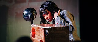 This plot is not for sale | Pete blickt in die Absurda-Kamera