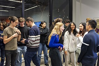 IDO 2025 4 happy crowd