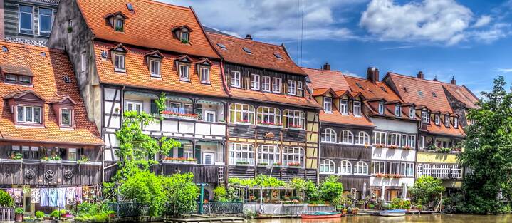 Am Ufer der Regnitz gelegen, wird die ehemalige Fischersiedlung in der Bamberger Inselstadt auch „Klein Venedig“ genannt.