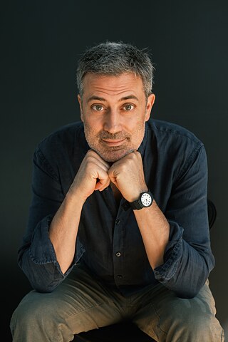 Headshot Andrea Bajani