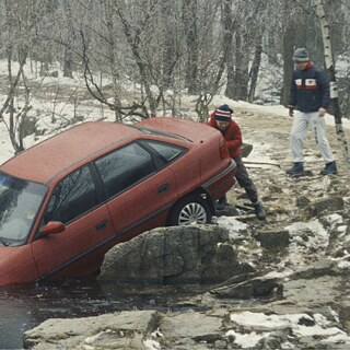 Mit der Faust in die Welt schlagen (qua) 
