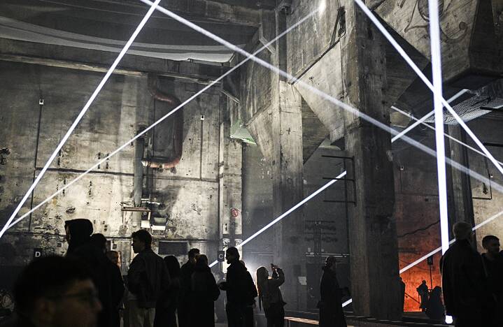 Gäste der Berlin Fashion Week 2025 im Technoclub Berghain, Berlin