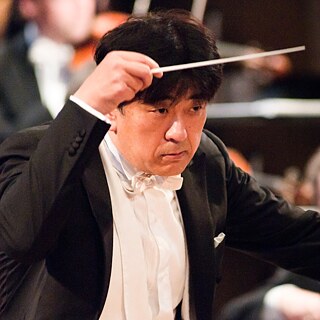 Yutaka Sado conducts Shostakovich and Takemitsu 