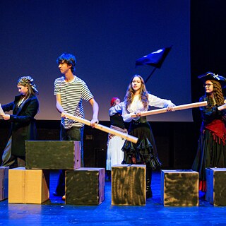 Eine Szene aus dem Theaterstück „Lorelei“ des Lyzeums Vilnius beim Festival „Bühne frei für Deutsch!“