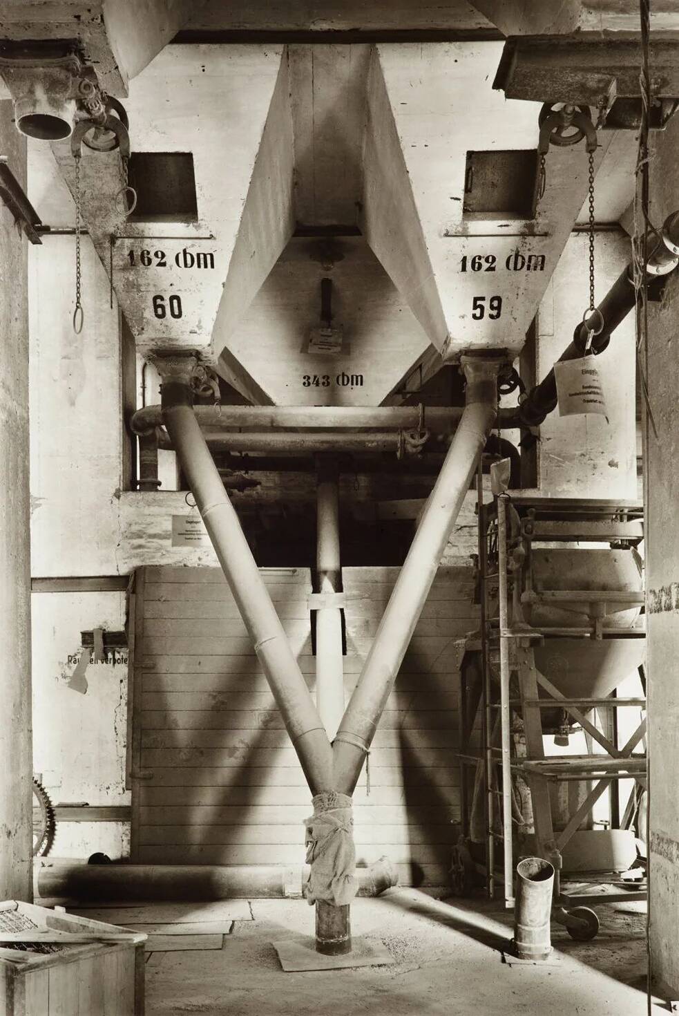 Im Düsseldorfer Hafen, ca. 1980; aus der Serie <i>Rheinhafen Düsseldorf 1979-1981</i>