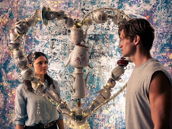 Still frame from the Amazon Prime Video Germany original series "Maxton Hall -The world between us". Ruby (Harriet Herbig-Matten) and James (Damian Hardung)