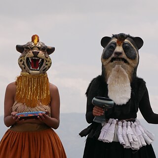 The Indian Queens (Sudaka-Version). Eine dekoloniale Semi-Oper des Kollektivs Vama (Ecuador), gemeinsam mit dem Theater Aachen (Deutschland) und der Sucre National Theater Foundation (Ecuador).