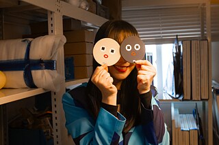 Vakki Portrait in the studio 