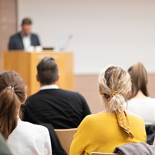 O’qituvchilarining anjumani O'zb.