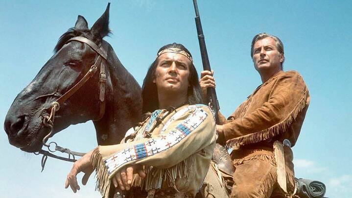 Standbild aus "Der Schatz im Silbersee" (1962 Regie: Harald Reinl). Lex Barker und Pierre Brice in den Hauptrollen der Protagonisten Old Shatterhand und Winnetou definierten das Western Genre in Deutschland für mehrere Filme der immens populären Winnetou Saga.