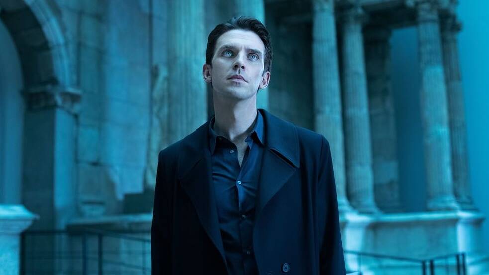 Dan Stevens als der perfekte Robo-Partner: "Ich bin dein Mensch" (2021 / internationaler Titel I’m Your Man) von Maria Schrader erzählt von der Beziehung zwischen einer Frau und einem humanoiden Roboter, einzig dafür geschaffen, sie glücklich zu machen. Die melancholische Komödie thematisiert Fragen der Liebe, der Sehnsucht und was den Menschen zum Menschen macht.