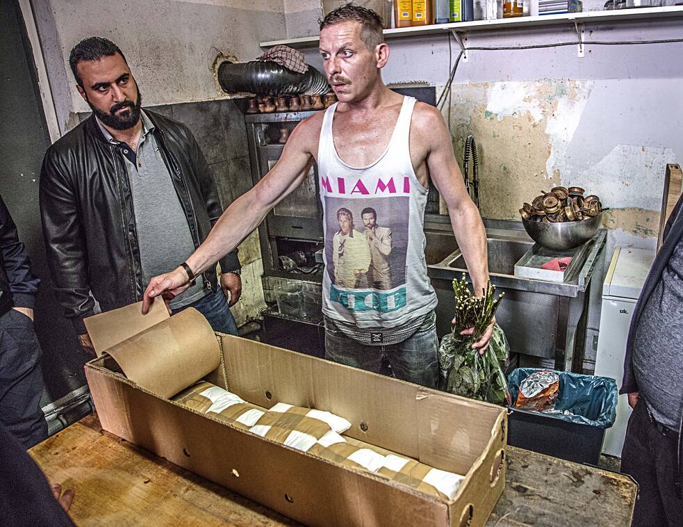 Standbild TNT Serie „4 Blocks“: TKemal und Alexander (Sami Nasser/Gerdy Zint)