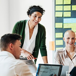 Freie Fortbildner*innen in Präsenz- und Blended Learning Fortbildungen 