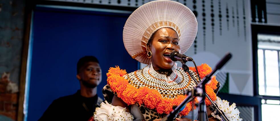 Zwadi bei seinem Auftritt zur Auftaktveranstaltung in Südafrika