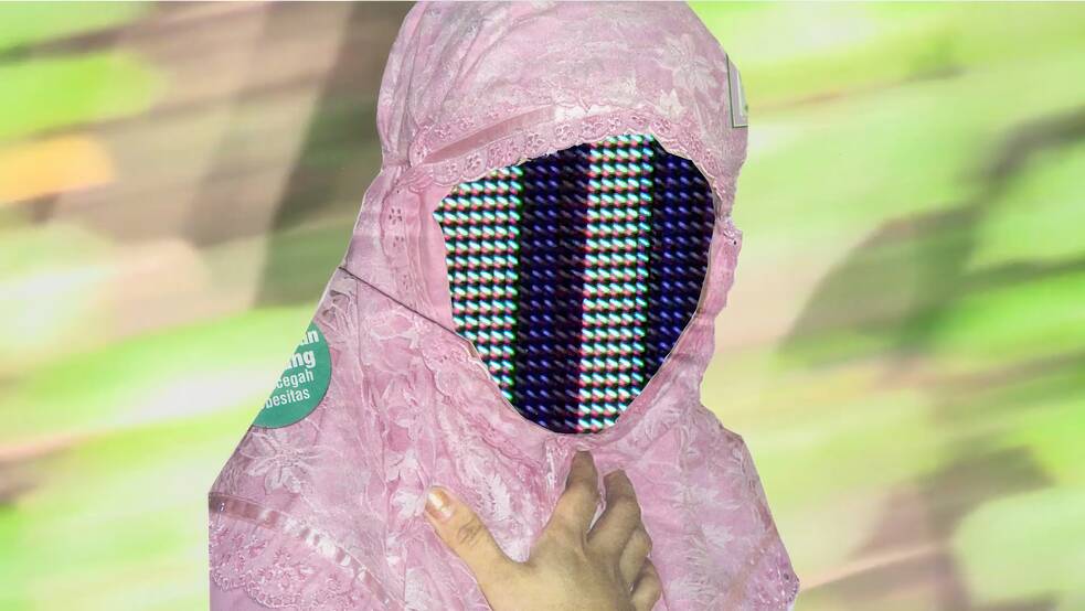 Katharina Duve: film still from 'Suzanna van Osch', experimental film, 10:50, HD, Indonesia/Germany, 2020, ©Katharina Duve