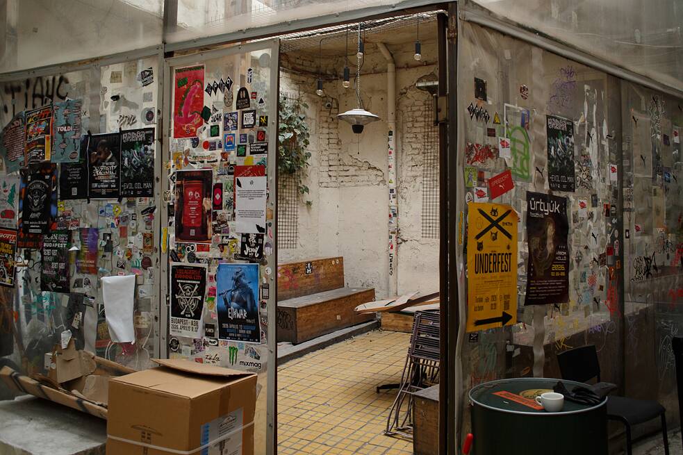 Die leeren Räumlichkeiten der Turbina im achten Budapester Stadtbezirk