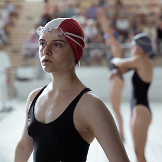 Filmstill: Beyond the blue border