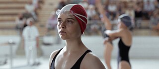 Filmstill: Beyond the blue border