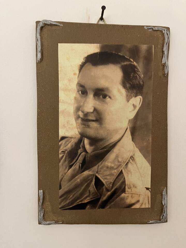 אח של אמא שלי זלמן