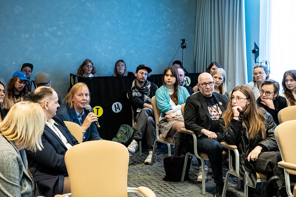 Democracy After Dark_Photo Aron Urb_3