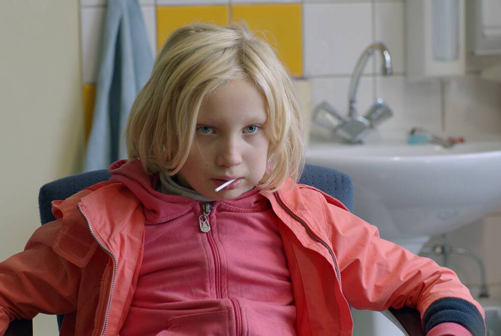 « System Crasher » (réalisé par Nora Fingscheidt, 2019)  - « Systemsprenger » raconte la vie tumultueuse d'une petite fille pour laquelle il ne semble y avoir aucun endroit où grandir et s'épanouir.