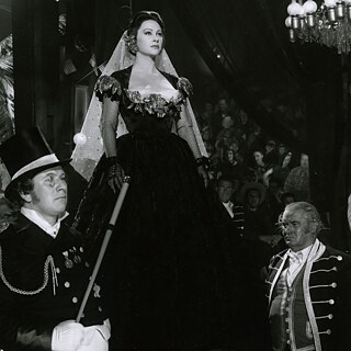 Eine Frau in einem Abendkleid