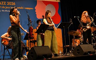 Anna-Lena Schnabel (Altsaxophon), Caloé Barbillon (Gesang, Geige), Francesca Remigi (Schlagzeug), Clara Mas (Flöte), Coro Parellada (Gitarre), Lola Ybran (Kontrabass) und Marina Garrido (Komponistin).