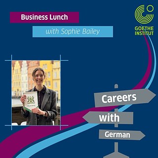 Grafik für eine Veranstaltung mit dem Titel „Business Lunch with Sophie Bailey“. Der Hintergrund ist überwiegend blau mit geschwungenen Linien in Magenta und Hellblau. Links unten ist ein Portraitfoto von Sophie Bailey zu sehen, rechts mehrere graue Wegweiser-Schilder.