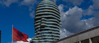 A building in the shape of a human head