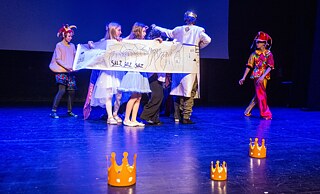 Szene aus dem Theaterstück „Die Salzprinzessin“, Melkio Schule, Bezirk Vilnius
