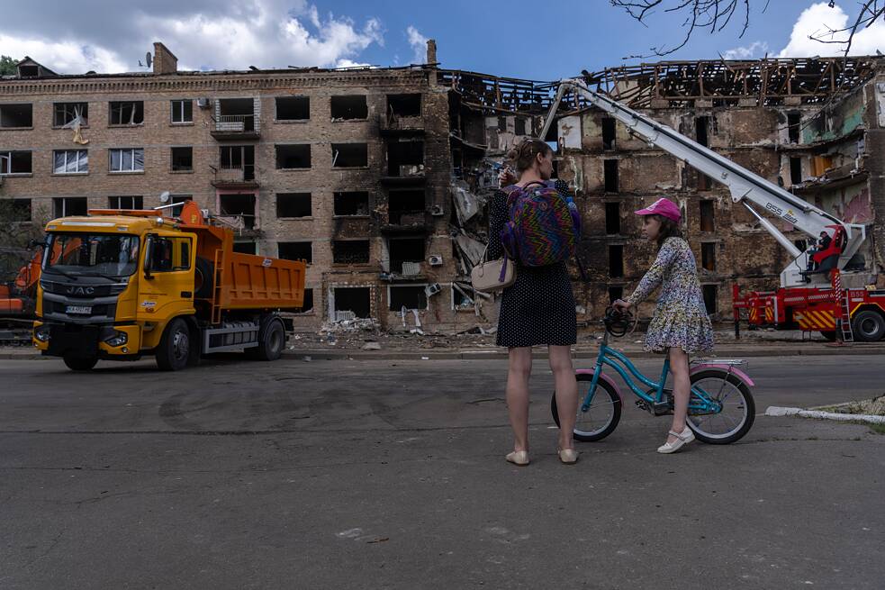Розбитий під час масованого обстрілу 24 травня будинок, де мешкала Ірина Косенко